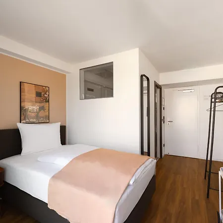 Ξενοδοχείο με διαμερίσματα Limehome Pionierstrasse 3*
